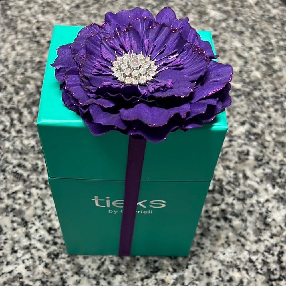 Tieks Teal Box with Purple Flower Accessory